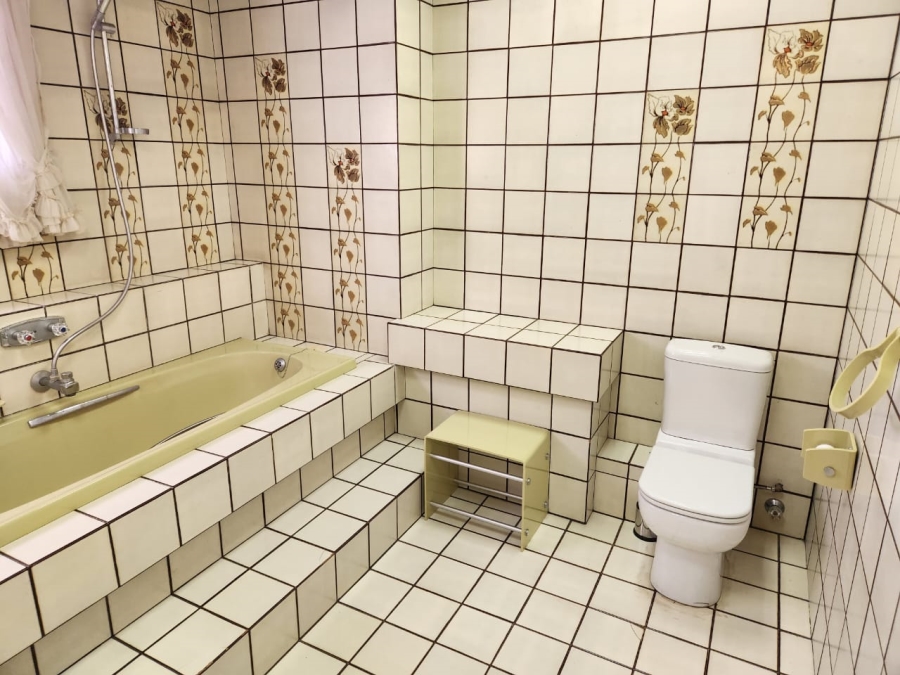 5 Bedroom Property for Sale in Dan Pienaar Free State